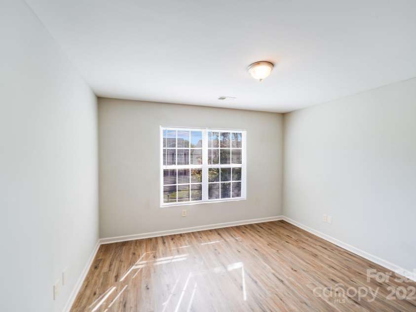 7403 Lamplighter Close Drive, Matthews, NC 28105.  MLS# CAR4308717, YatesRealty ID 2567. 