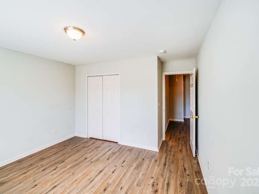 7403 Lamplighter Close Drive, Matthews, NC 28105.  MLS# CAR4308717, YatesRealty ID 2567. 