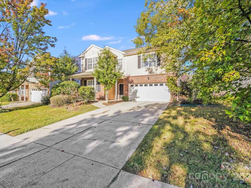 7403 Lamplighter Close Drive, Matthews, NC 28105.  MLS# CAR4308717, YatesRealty ID 2567. 