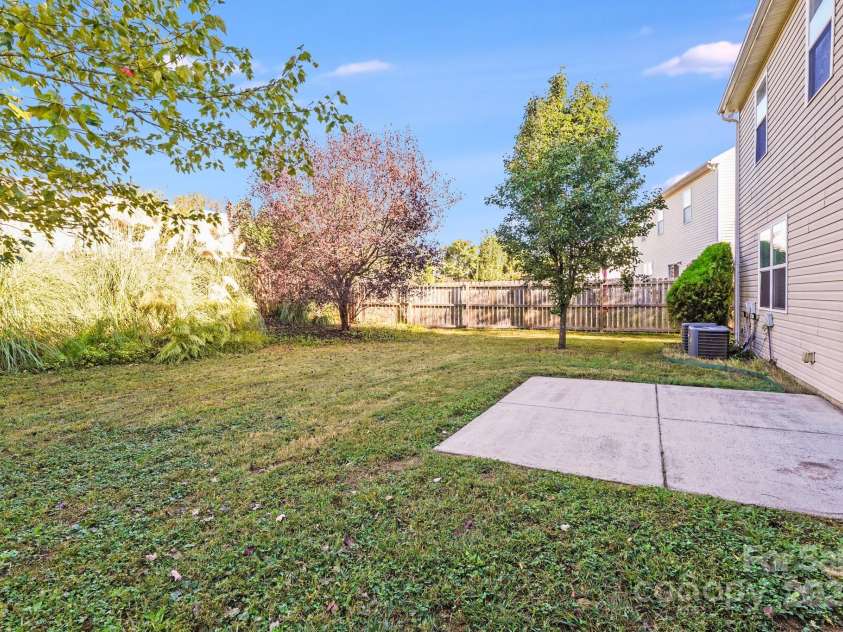 7403 Lamplighter Close Drive, Matthews, NC 28105.  MLS# CAR4308717, YatesRealty ID 2567. 