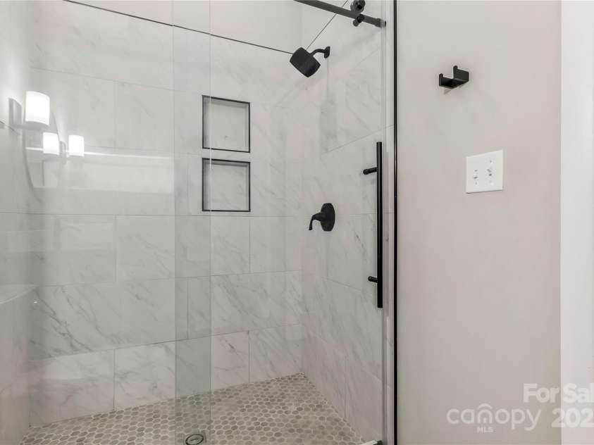 404 New Bern Station Court, Charlotte, NC 28209.  MLS# CAR4225385, YatesRealty ID 25671. Bathroom