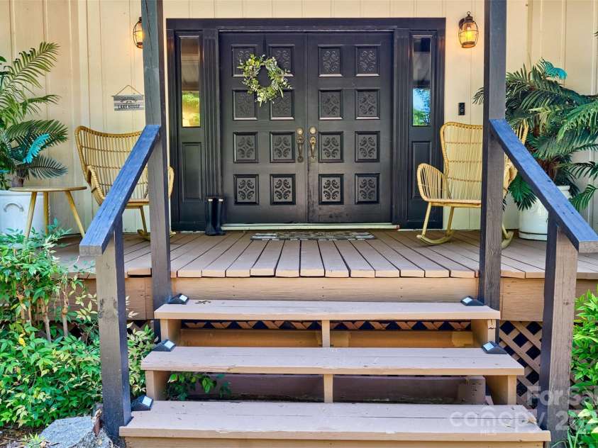 5390 Hudson Road, Lake Wylie, SC 29710.  MLS# CAR4274275, YatesRealty ID 25672. Come on in!