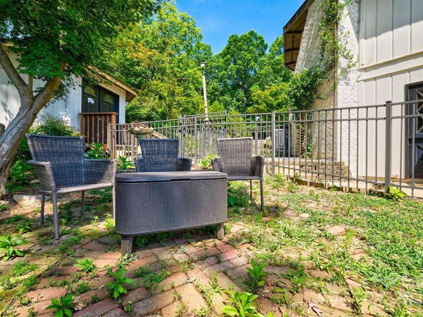 5390 Hudson Road, Lake Wylie, SC 29710.  MLS# CAR4274275, YatesRealty ID 25672. Enjoy the shade