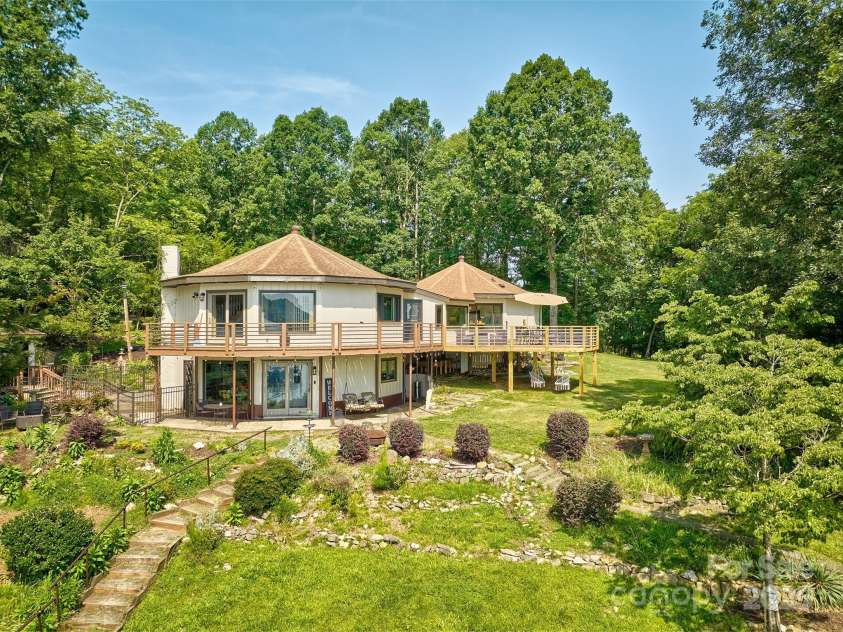 5390 Hudson Road, Lake Wylie, SC 29710.  MLS# CAR4274275, YatesRealty ID 25672. Geodesic style home