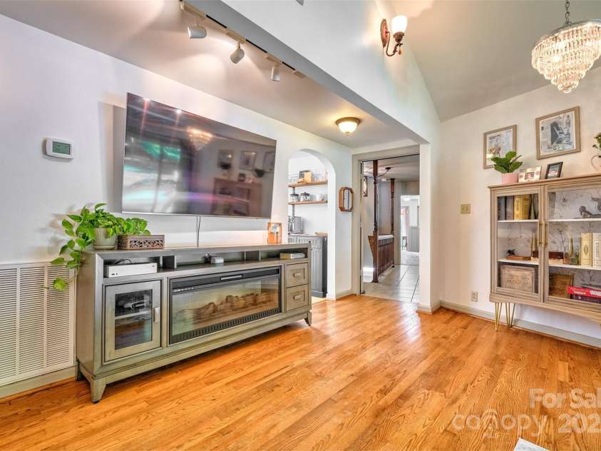 5390 Hudson Road, Lake Wylie, SC 29710.  MLS# CAR4274275, YatesRealty ID 25672. Hardwoods throughout great room