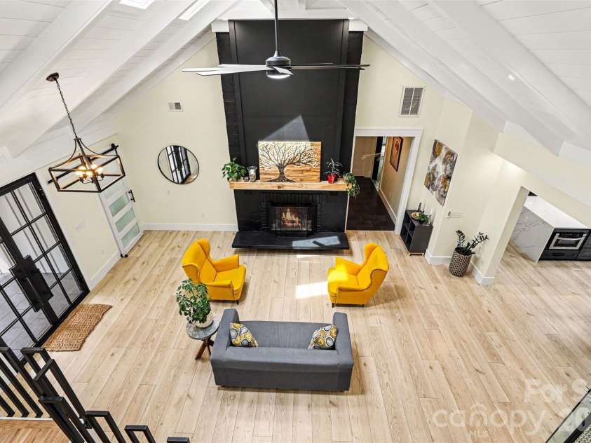 6201 Cory Bret Lane, Charlotte, NC 28278.  MLS# CAR4380325, YatesRealty ID 25672. 