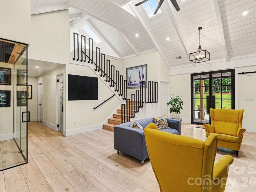 6201 Cory Bret Lane, Charlotte, NC 28278.  MLS# CAR4380325, YatesRealty ID 25672. 