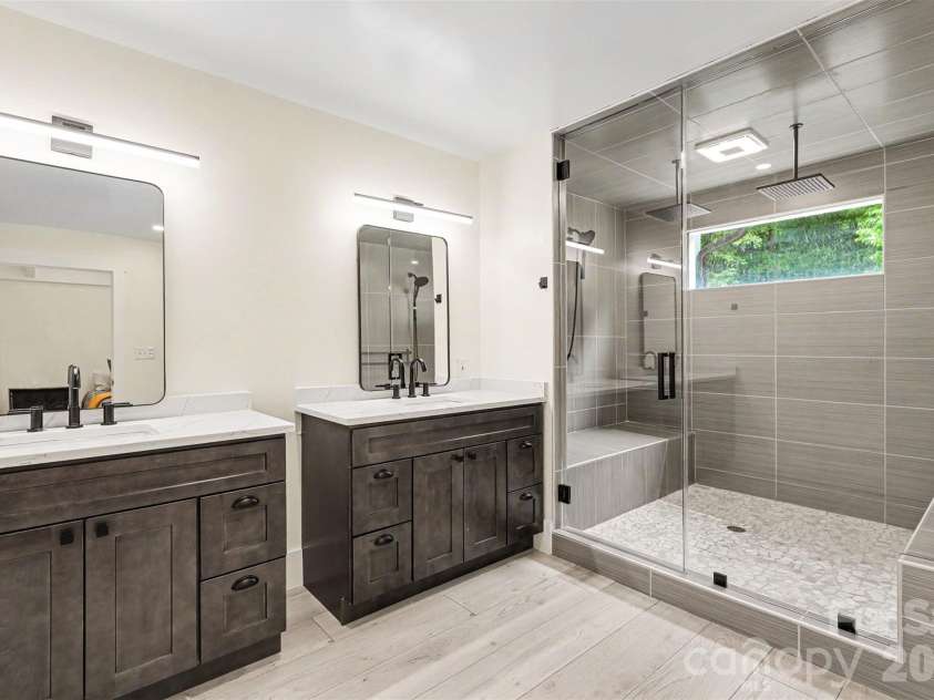 6201 Cory Bret Lane, Charlotte, NC 28278.  MLS# CAR4380325, YatesRealty ID 25672. 