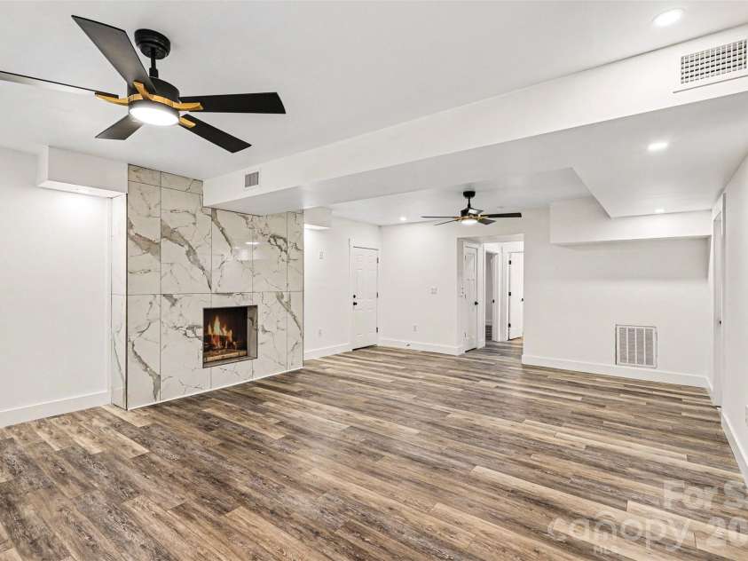 6201 Cory Bret Lane, Charlotte, NC 28278.  MLS# CAR4380325, YatesRealty ID 25672. 