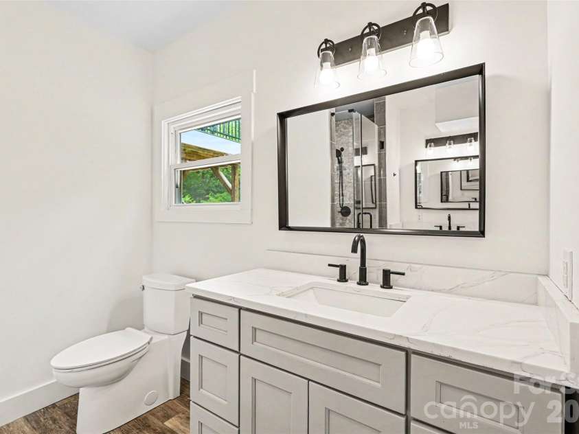 6201 Cory Bret Lane, Charlotte, NC 28278.  MLS# CAR4380325, YatesRealty ID 25672. 