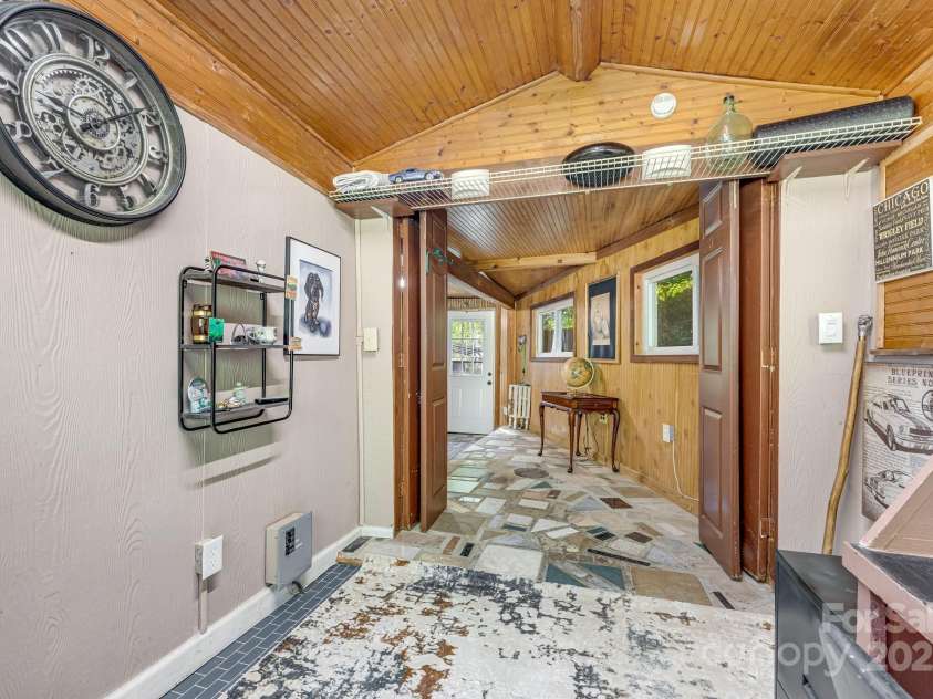 19 Timbers Edge Lane, Fairview, NC 28730.  MLS# CAR4278405, YatesRealty ID 25673. 