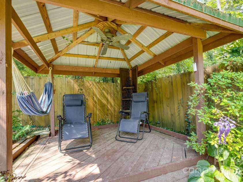 19 Timbers Edge Lane, Fairview, NC 28730.  MLS# CAR4278405, YatesRealty ID 25673. 