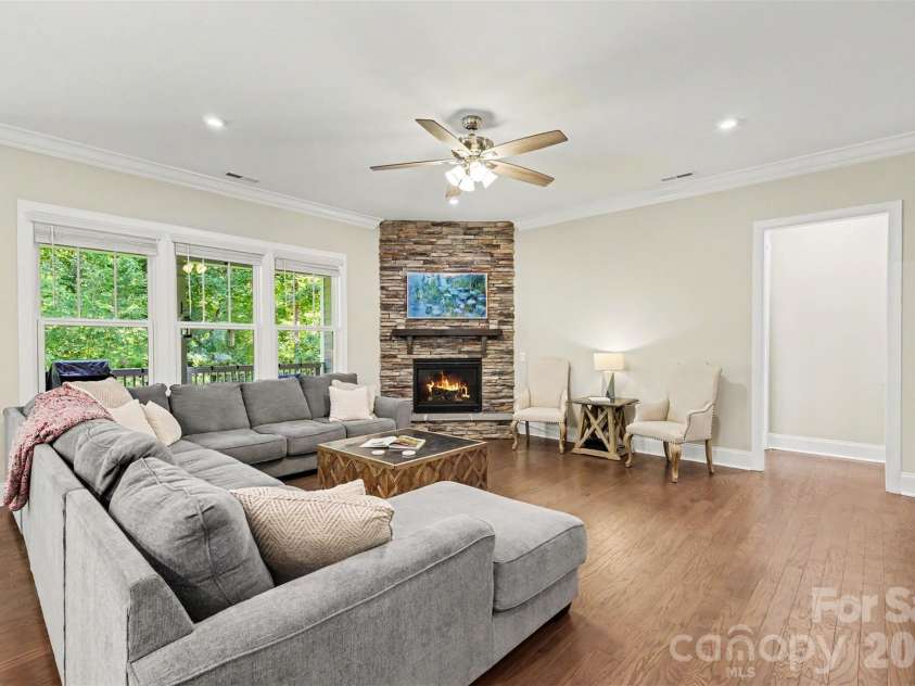 113 Cross Current Lane, Belmont, NC 28012.  MLS# CAR4381958, YatesRealty ID 25674. 