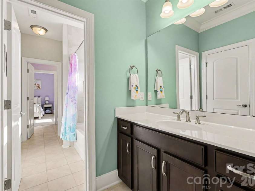 113 Cross Current Lane, Belmont, NC 28012.  MLS# CAR4381958, YatesRealty ID 25674. 
