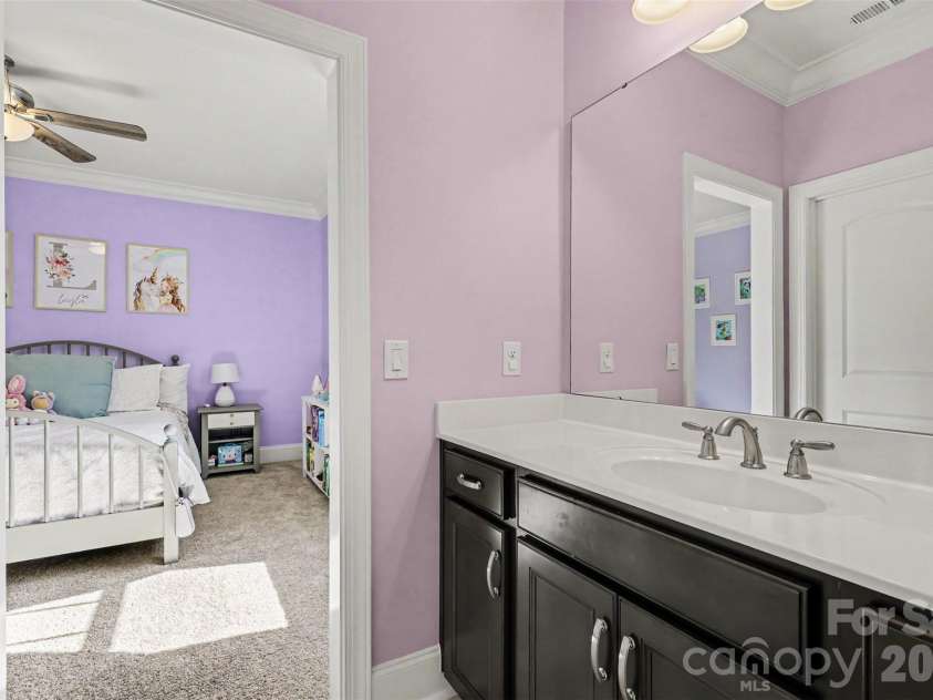113 Cross Current Lane, Belmont, NC 28012.  MLS# CAR4381958, YatesRealty ID 25674. 