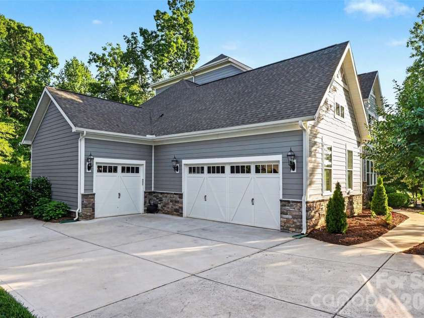 113 Cross Current Lane, Belmont, NC 28012.  MLS# CAR4381958, YatesRealty ID 25674. 