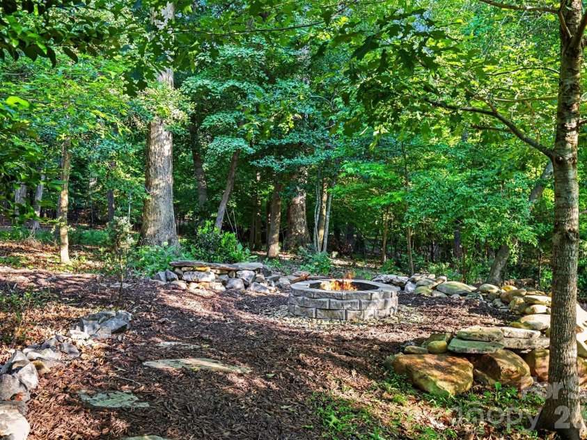 113 Cross Current Lane, Belmont, NC 28012.  MLS# CAR4381958, YatesRealty ID 25674. 