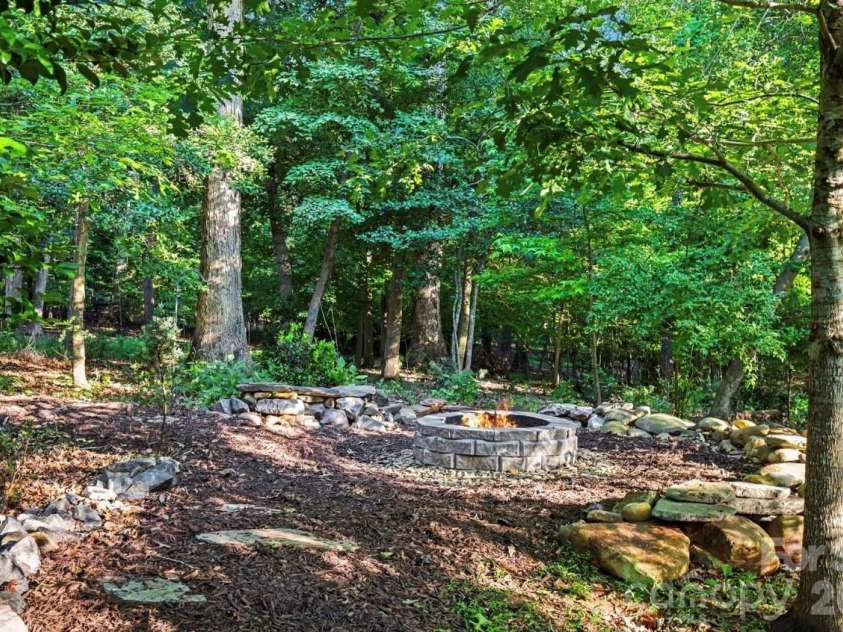 113 Cross Current Lane, Belmont, NC 28012.  MLS# CAR4420342, YatesRealty ID 25674. 