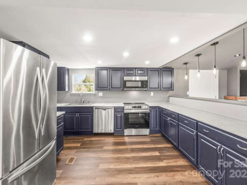 5354 Sherrills Ford Road, Catawba, NC 28609.  MLS# CAR4268743, YatesRealty ID 25674. Cooking will become a pleasure