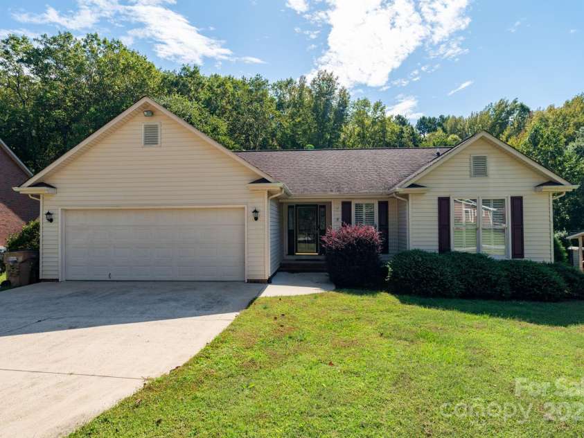 217 Rock Creek Drive, Lincolnton, NC 28092.  MLS# CAR4307464, YatesRealty ID 25675. 