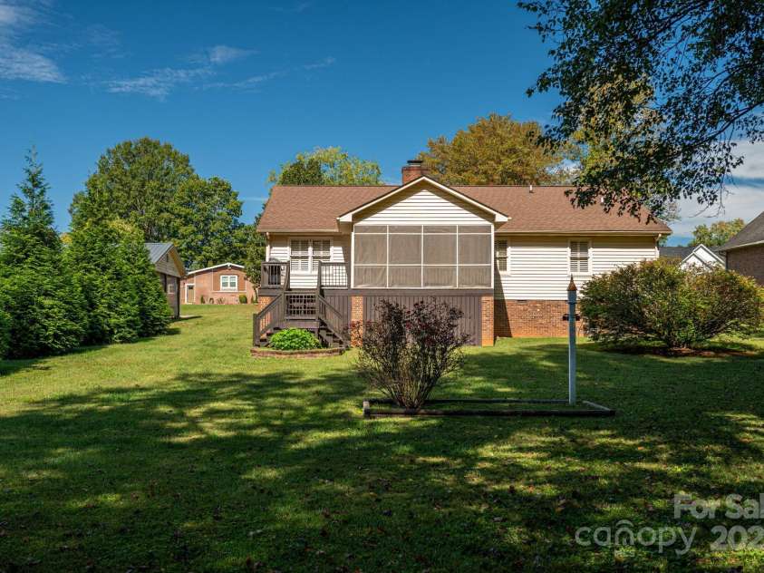 217 Rock Creek Drive, Lincolnton, NC 28092.  MLS# CAR4307464, YatesRealty ID 25675. 