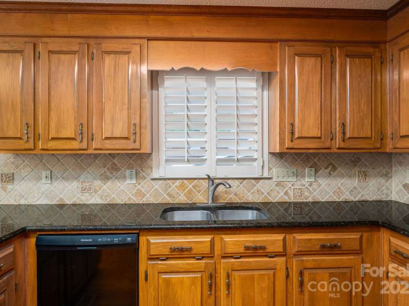 217 Rock Creek Drive, Lincolnton, NC 28092.  MLS# CAR4307464, YatesRealty ID 25675. 