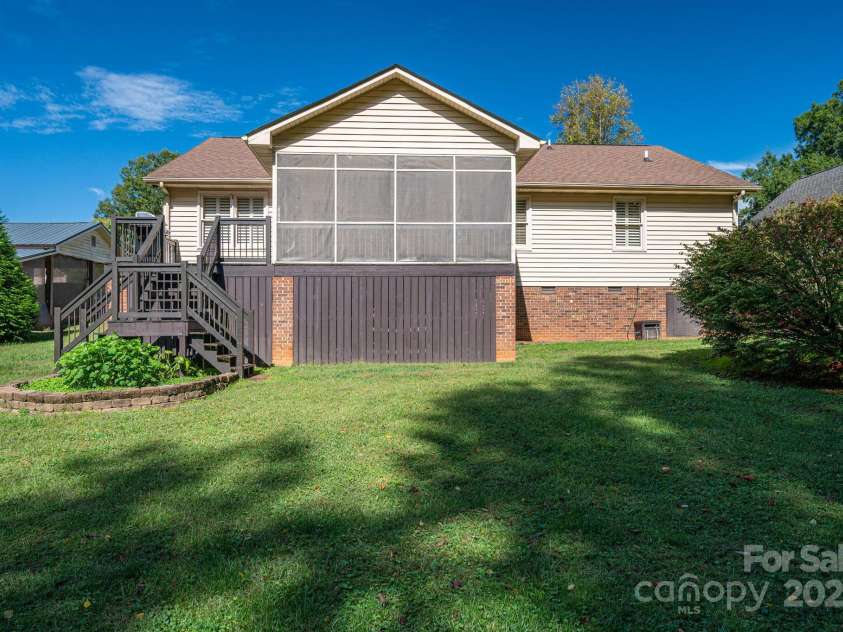217 Rock Creek Drive, Lincolnton, NC 28092.  MLS# CAR4307464, YatesRealty ID 25675. 