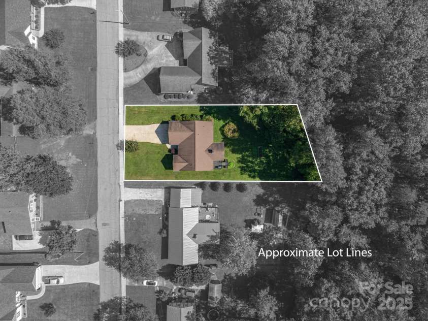 217 Rock Creek Drive, Lincolnton, NC 28092.  MLS# CAR4307464, YatesRealty ID 25675. 