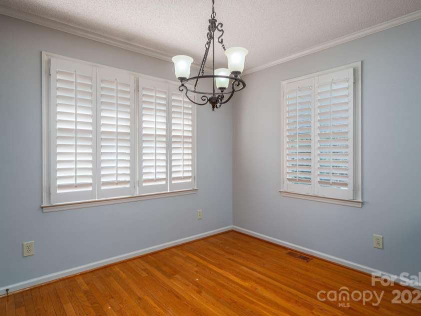 217 Rock Creek Drive, Lincolnton, NC 28092.  MLS# CAR4307464, YatesRealty ID 25675. Dining area