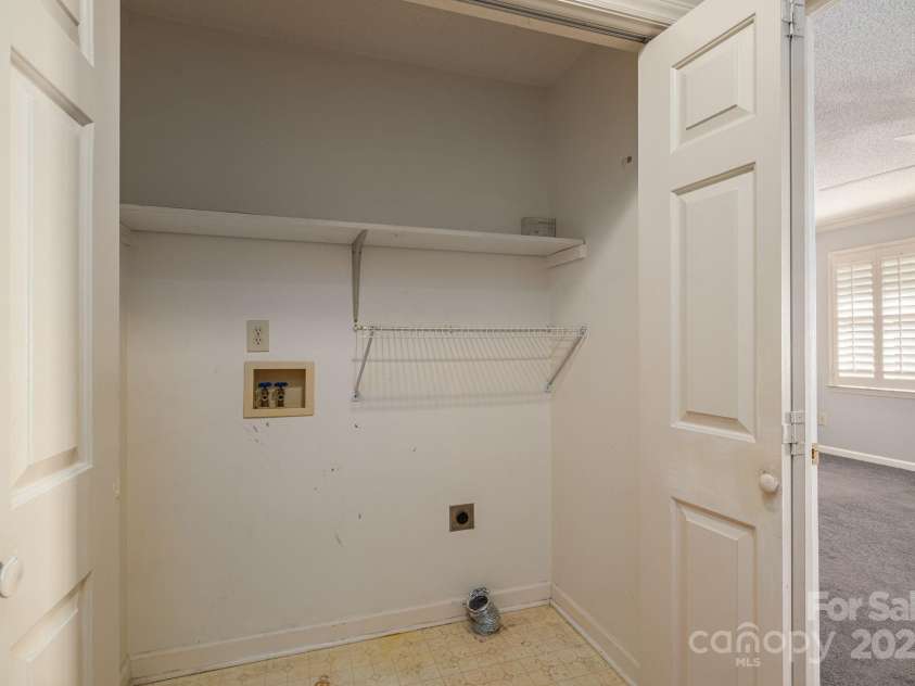 217 Rock Creek Drive, Lincolnton, NC 28092.  MLS# CAR4307464, YatesRealty ID 25675. Laundry area