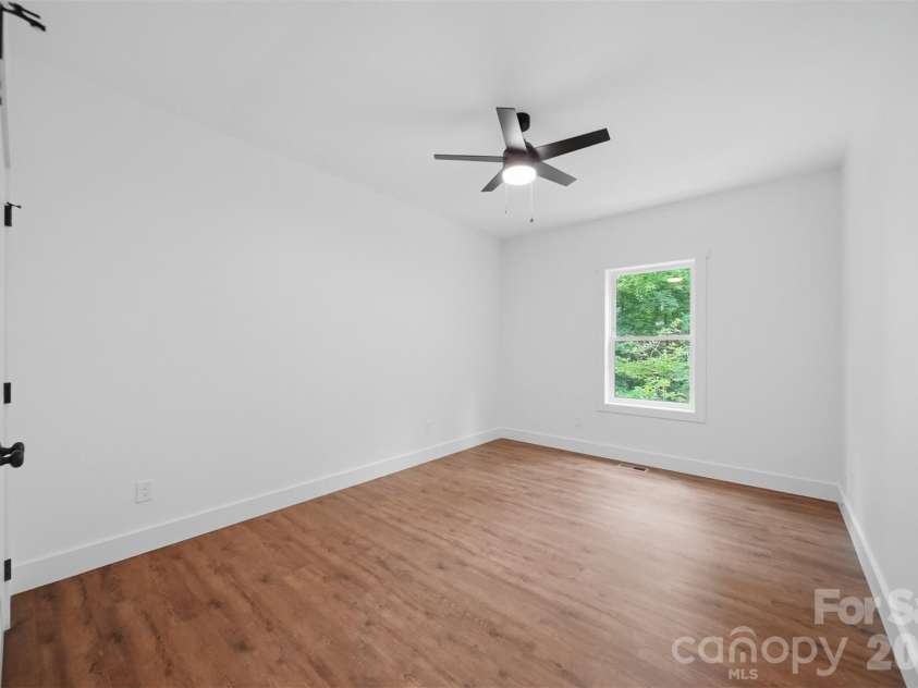 414 Scarlett Oak Court, Lenoir, NC 28645.  MLS# CAR4385390, YatesRealty ID 25675. 