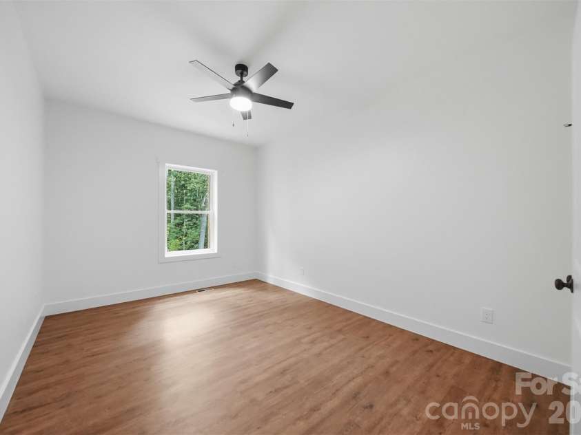 414 Scarlett Oak Court, Lenoir, NC 28645.  MLS# CAR4385390, YatesRealty ID 25675. 
