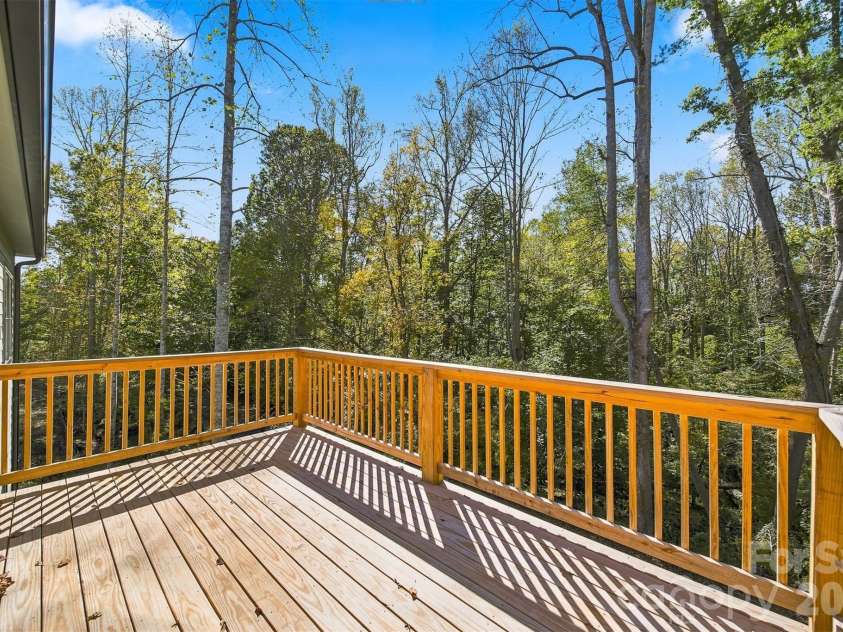414 Scarlett Oak Court, Lenoir, NC 28645.  MLS# CAR4385390, YatesRealty ID 25675. 