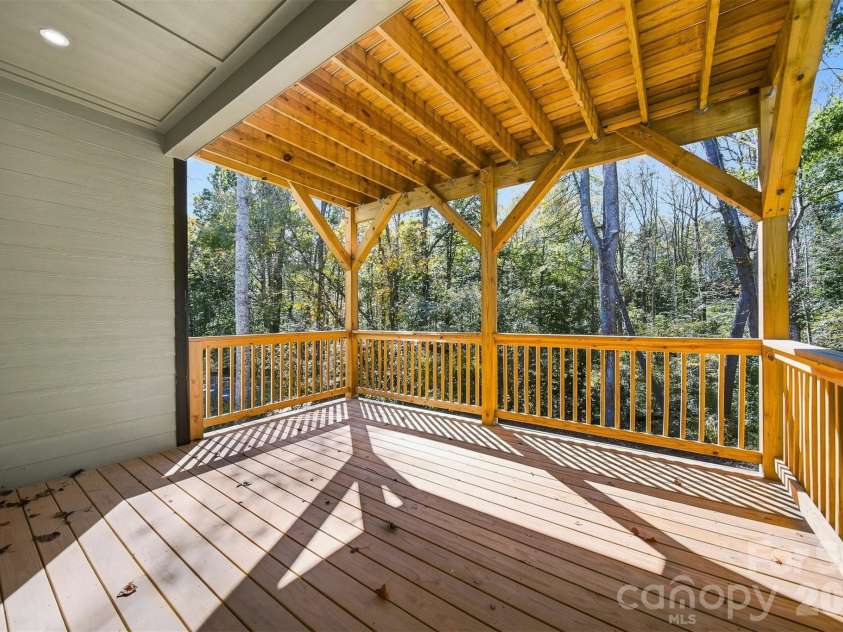 414 Scarlett Oak Court, Lenoir, NC 28645.  MLS# CAR4385390, YatesRealty ID 25675. 