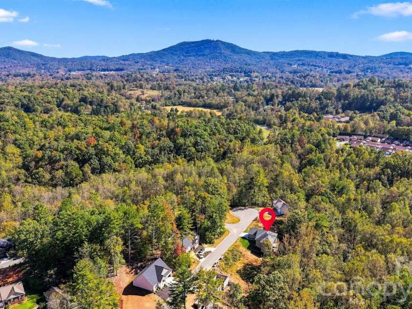 414 Scarlett Oak Court, Lenoir, NC 28645.  MLS# CAR4385390, YatesRealty ID 25675. 