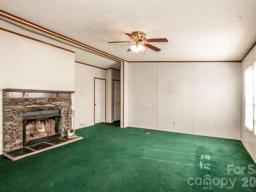 133 Penny Drive, Statesville, NC 28625.  MLS# CAR4322178, YatesRealty ID 25676. 