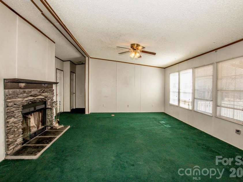 133 Penny Drive, Statesville, NC 28625.  MLS# CAR4322178, YatesRealty ID 25676. 
