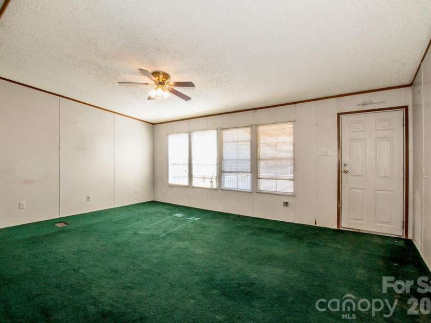 133 Penny Drive, Statesville, NC 28625.  MLS# CAR4322178, YatesRealty ID 25676. 