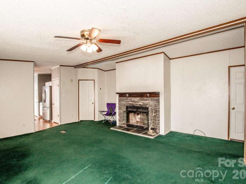133 Penny Drive, Statesville, NC 28625.  MLS# CAR4322178, YatesRealty ID 25676. 