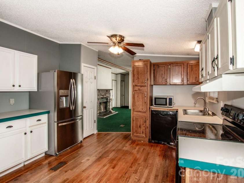133 Penny Drive, Statesville, NC 28625.  MLS# CAR4322178, YatesRealty ID 25676. 