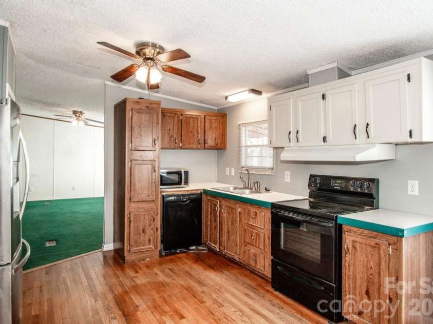 133 Penny Drive, Statesville, NC 28625.  MLS# CAR4322178, YatesRealty ID 25676. 