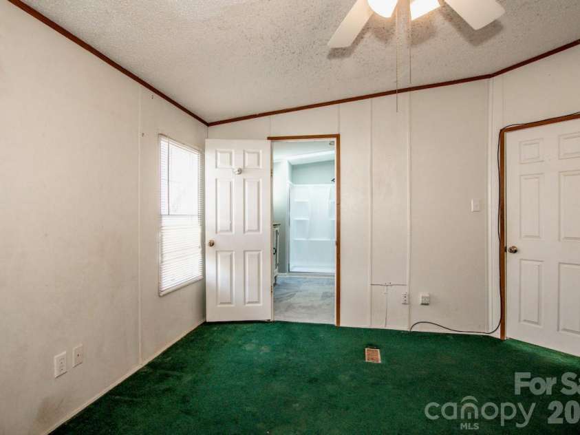 133 Penny Drive, Statesville, NC 28625.  MLS# CAR4322178, YatesRealty ID 25676. 