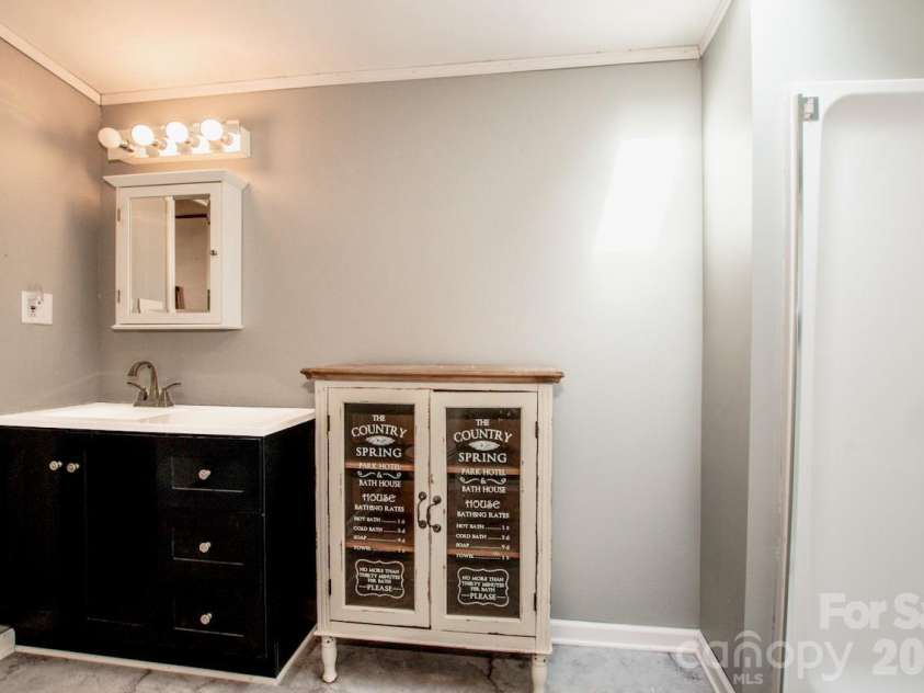 133 Penny Drive, Statesville, NC 28625.  MLS# CAR4322178, YatesRealty ID 25676. 