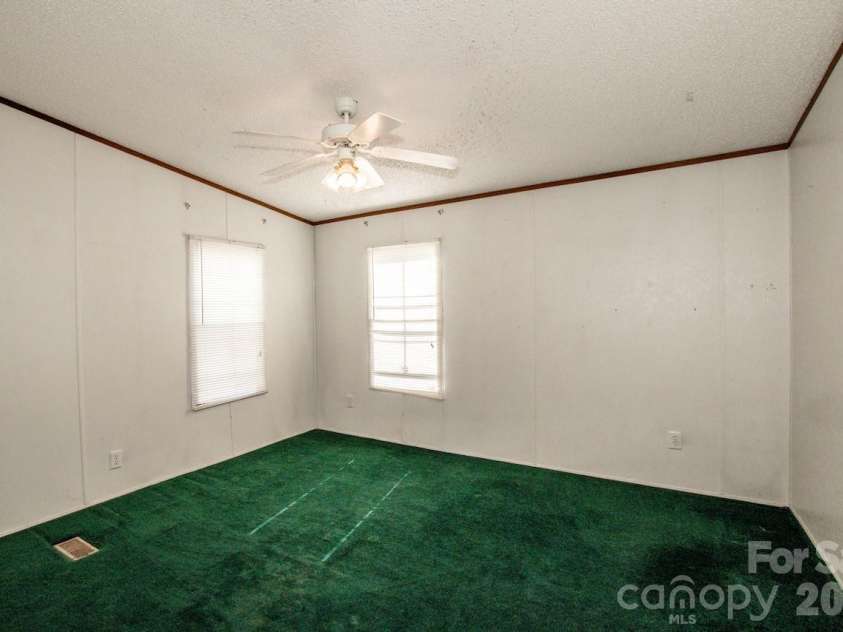 133 Penny Drive, Statesville, NC 28625.  MLS# CAR4322178, YatesRealty ID 25676. 