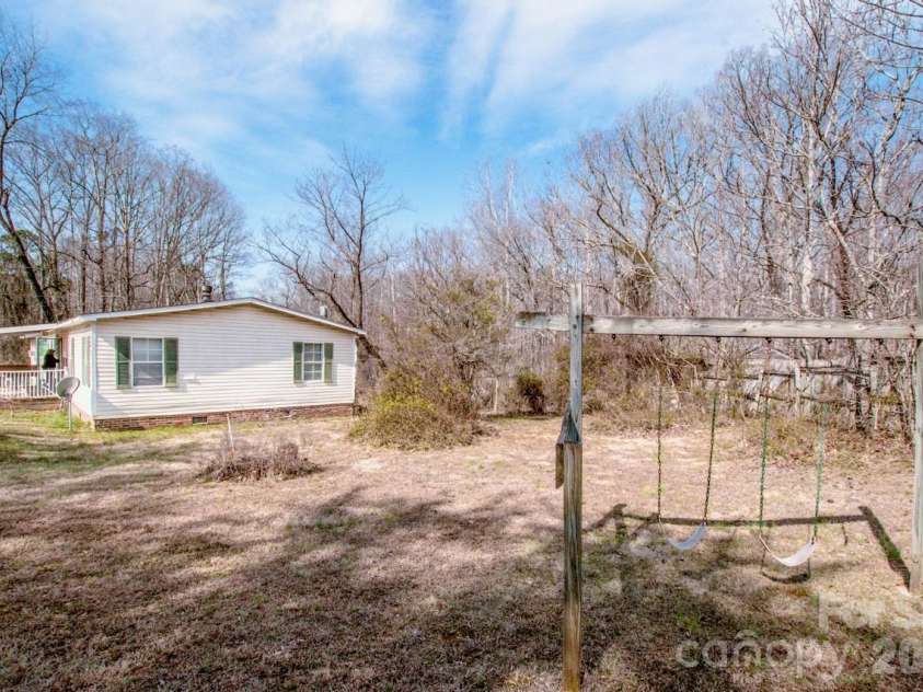 133 Penny Drive, Statesville, NC 28625.  MLS# CAR4322178, YatesRealty ID 25676. 