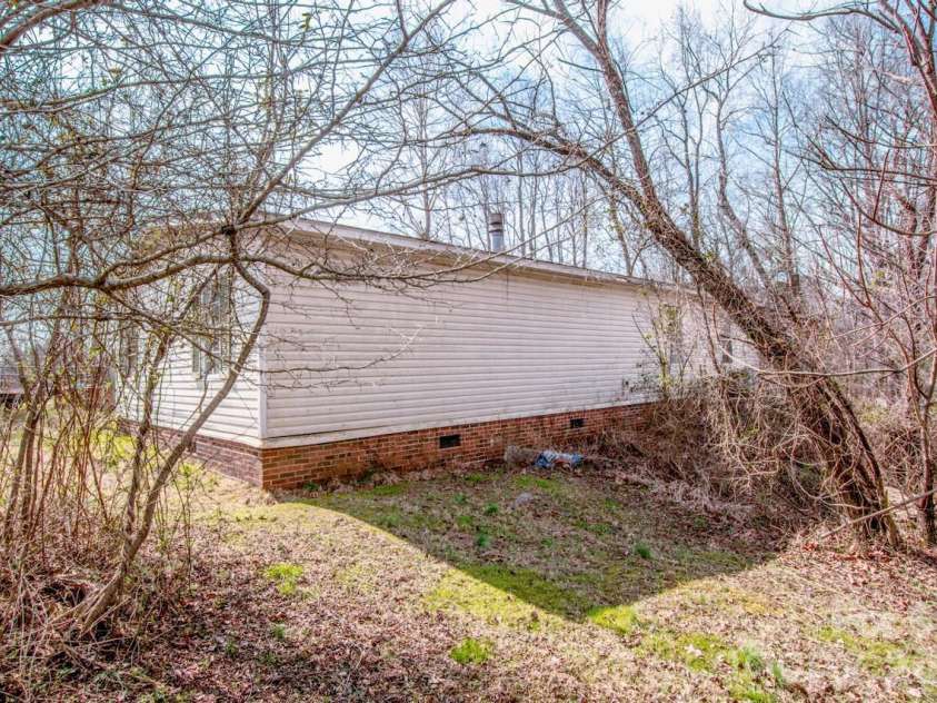 133 Penny Drive, Statesville, NC 28625.  MLS# CAR4322178, YatesRealty ID 25676. 