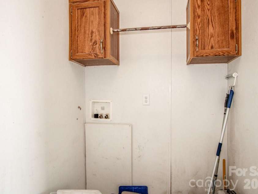 133 Penny Drive, Statesville, NC 28625.  MLS# CAR4322178, YatesRealty ID 25676. Laundry