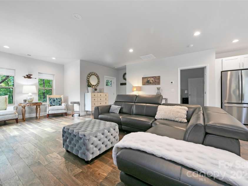 151 Unoga Court, Brevard, NC 28712.  MLS# CAR4279300, YatesRealty ID 25676. 