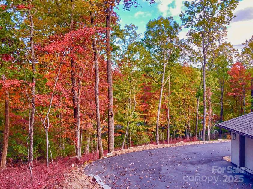 151 Unoga Court, Brevard, NC 28712.  MLS# CAR4279300, YatesRealty ID 25676. Fall View