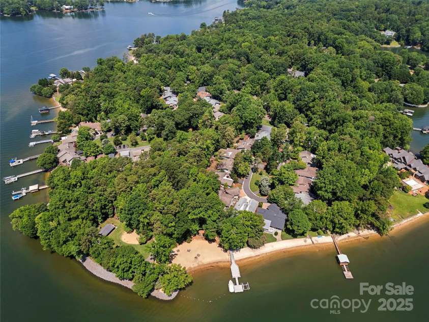 26 New River Trace, Lake Wylie, SC 29710.  MLS# CAR4266777, YatesRealty ID 25678. Beach park